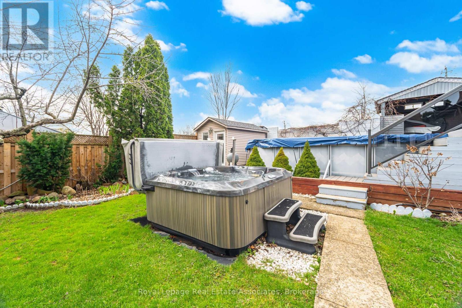 1311 Underwood Drive, Mississauga, Ontario  L4W 3M9 - Photo 6 - W13109896