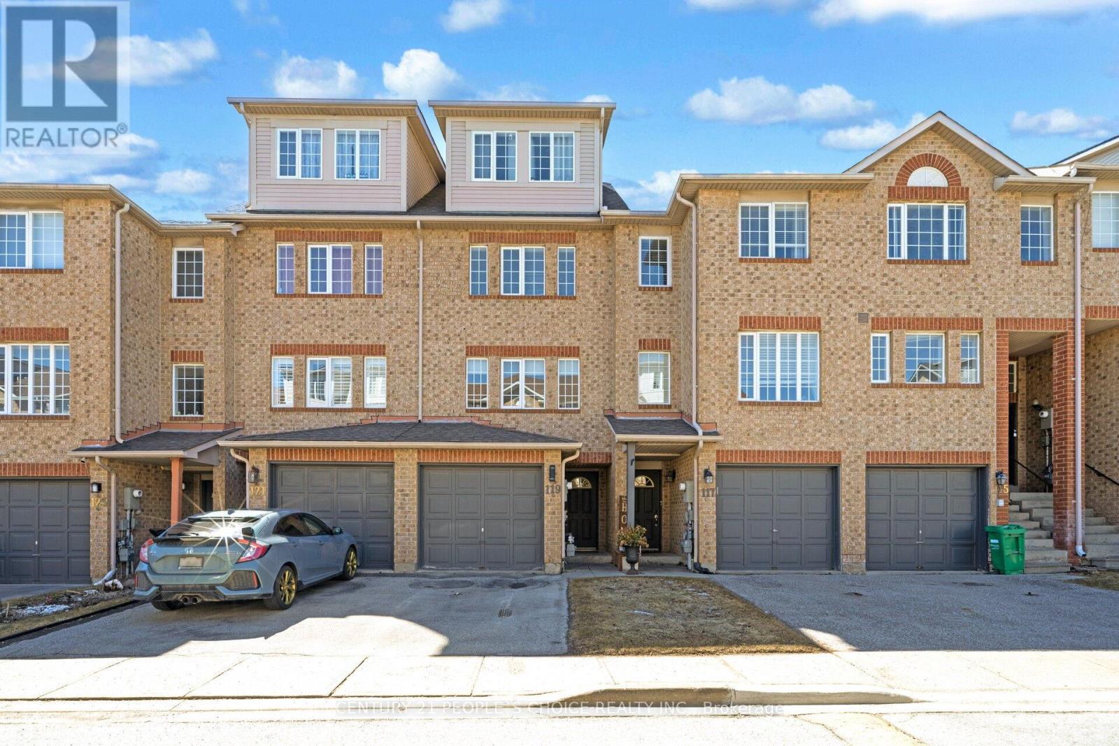 119 SPADINA ROAD, Brampton, Ontario