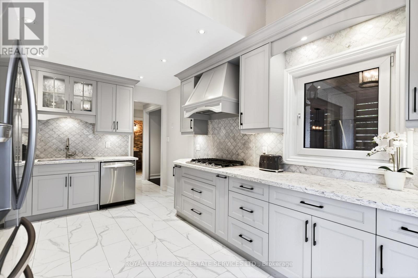 280 Nottingham Drive, Oakville, Ontario  L6H 4H9 - Photo 13 - W13109928