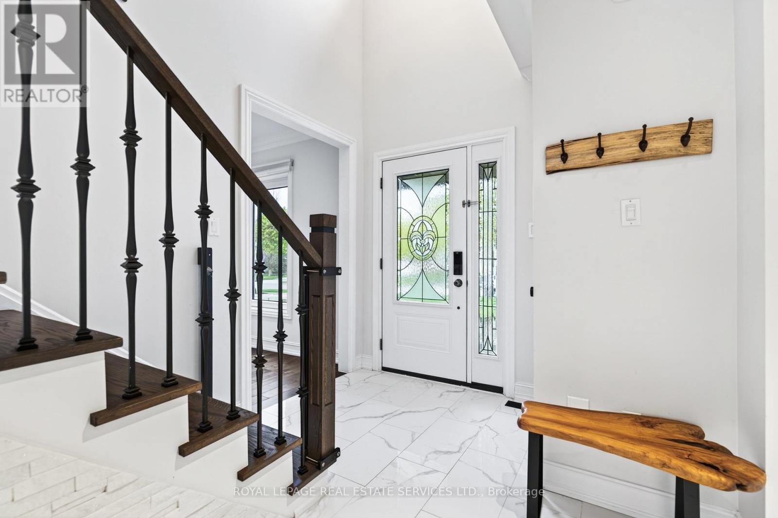 280 Nottingham Drive, Oakville, Ontario  L6H 4H9 - Photo 3 - W13109928