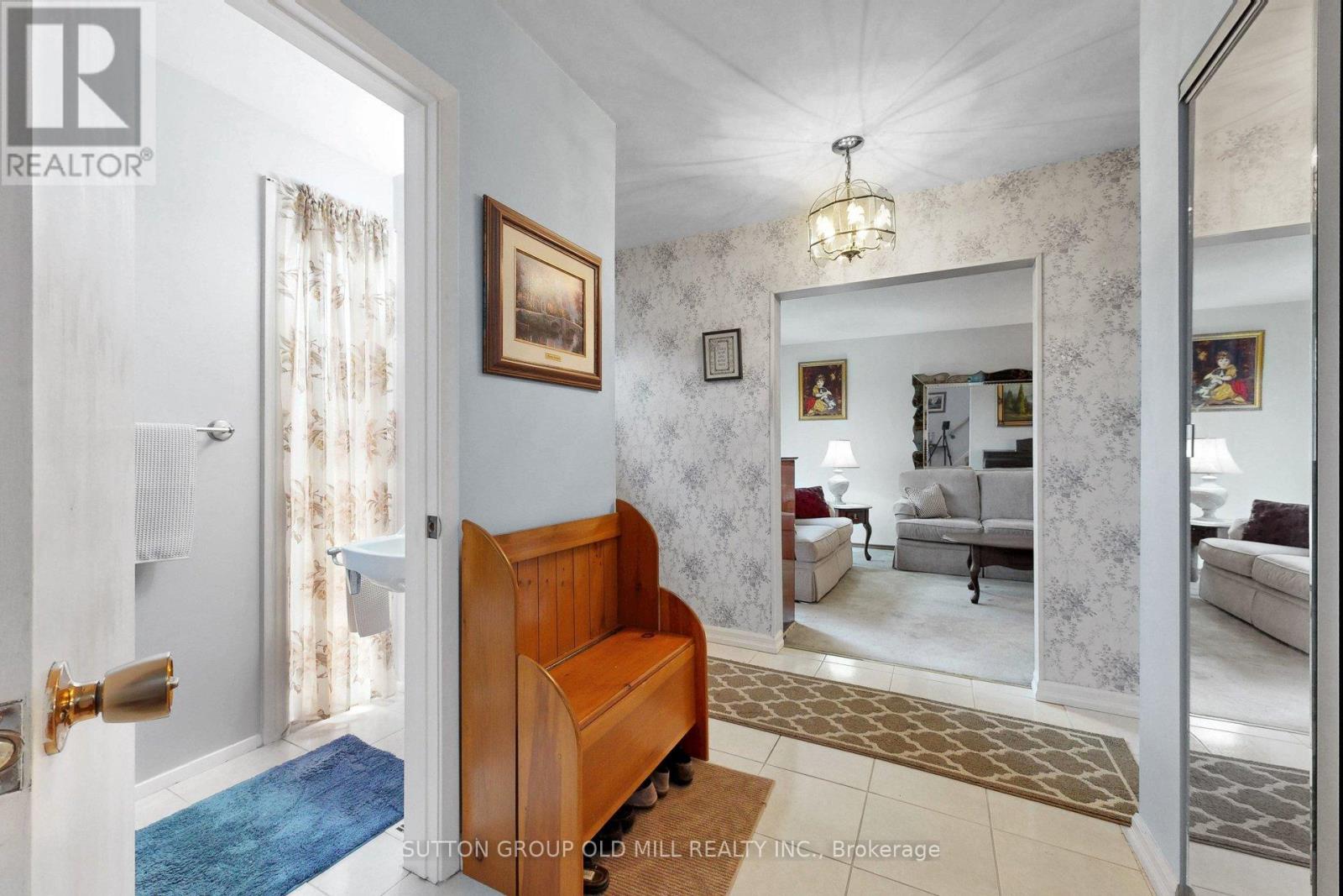 659 Balmoral Drive, Brampton, Ontario  L6T 1W8 - Photo 4 - W13109932