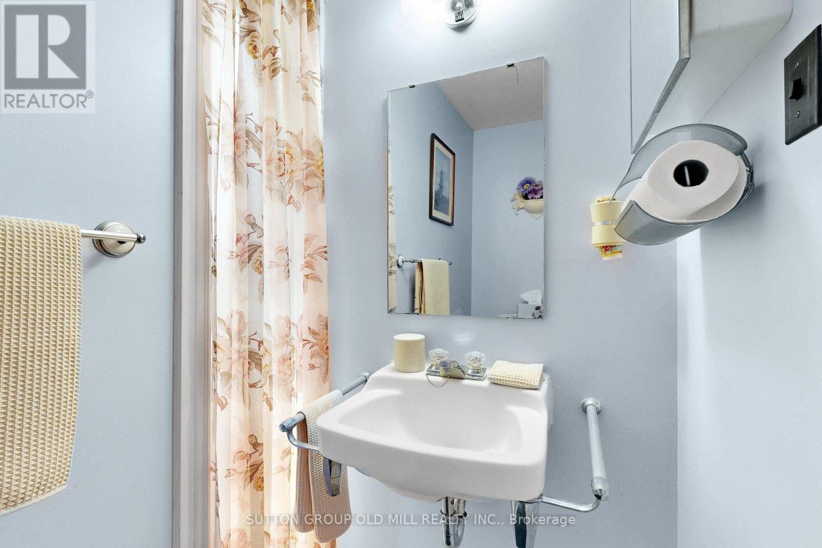 659 Balmoral Drive, Brampton, Ontario  L6T 1W8 - Photo 5 - W13109932