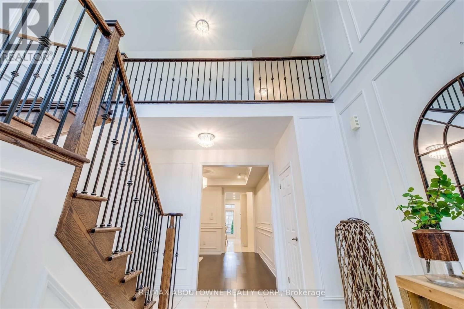 3115 Carding Mill Trail, Oakville, Ontario  L6M 0Z5 - Photo 4 - W13109940