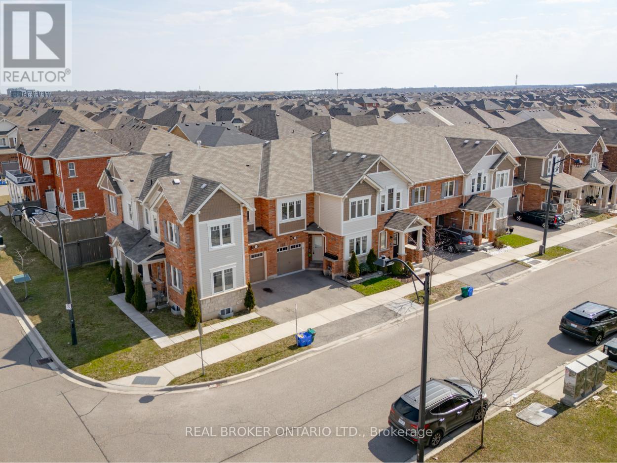 1213 Mulroney Heights, Milton, Ontario  L9E 1B9 - Photo 3 - W13110014