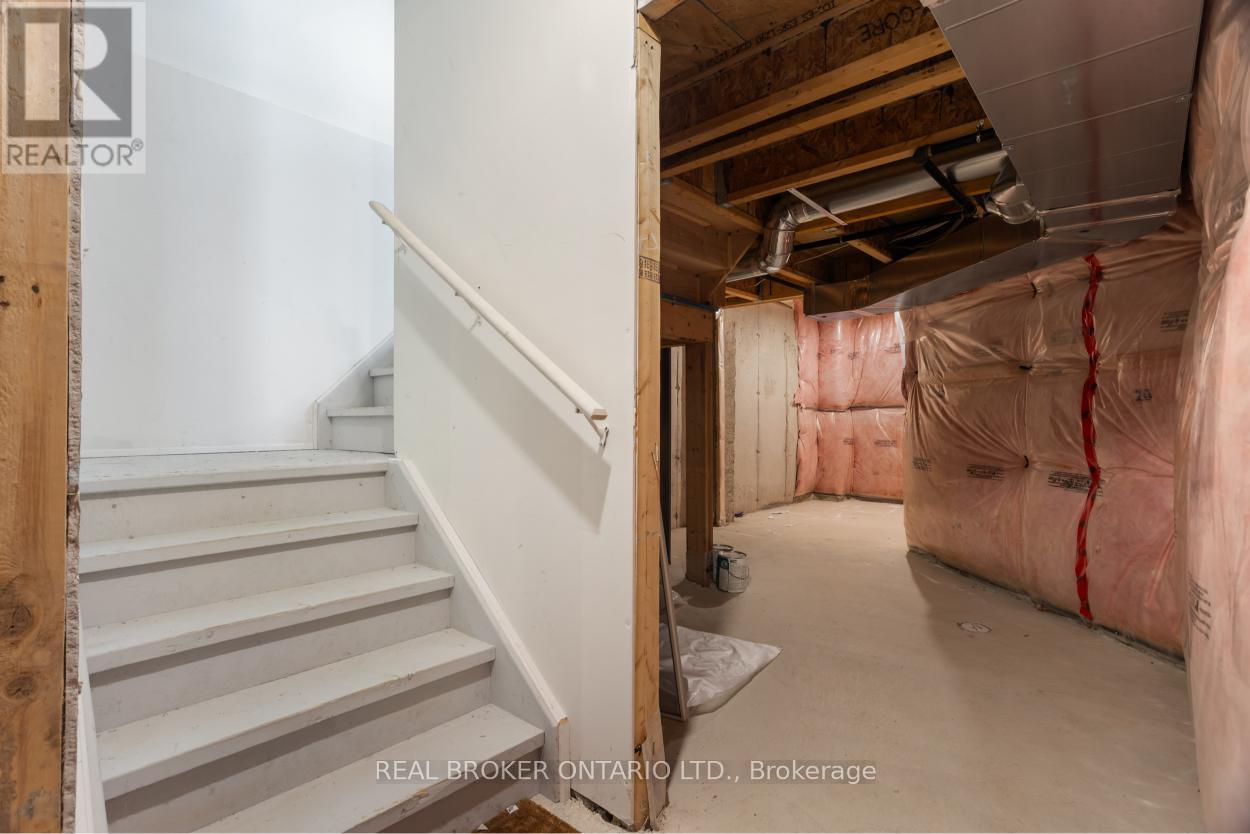 1213 Mulroney Heights, Milton, Ontario  L9E 1B9 - Photo 40 - W13110014