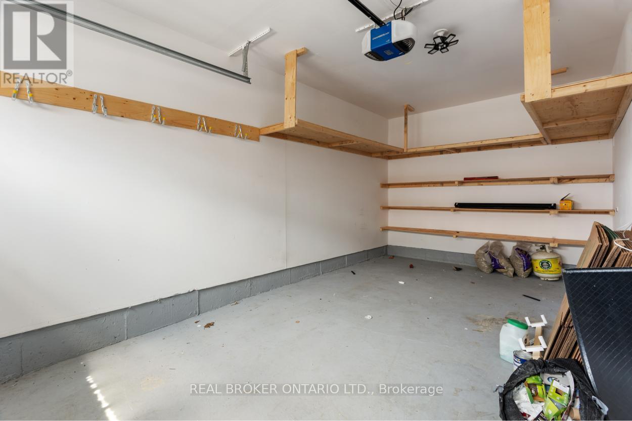 1213 Mulroney Heights, Milton, Ontario  L9E 1B9 - Photo 41 - W13110014