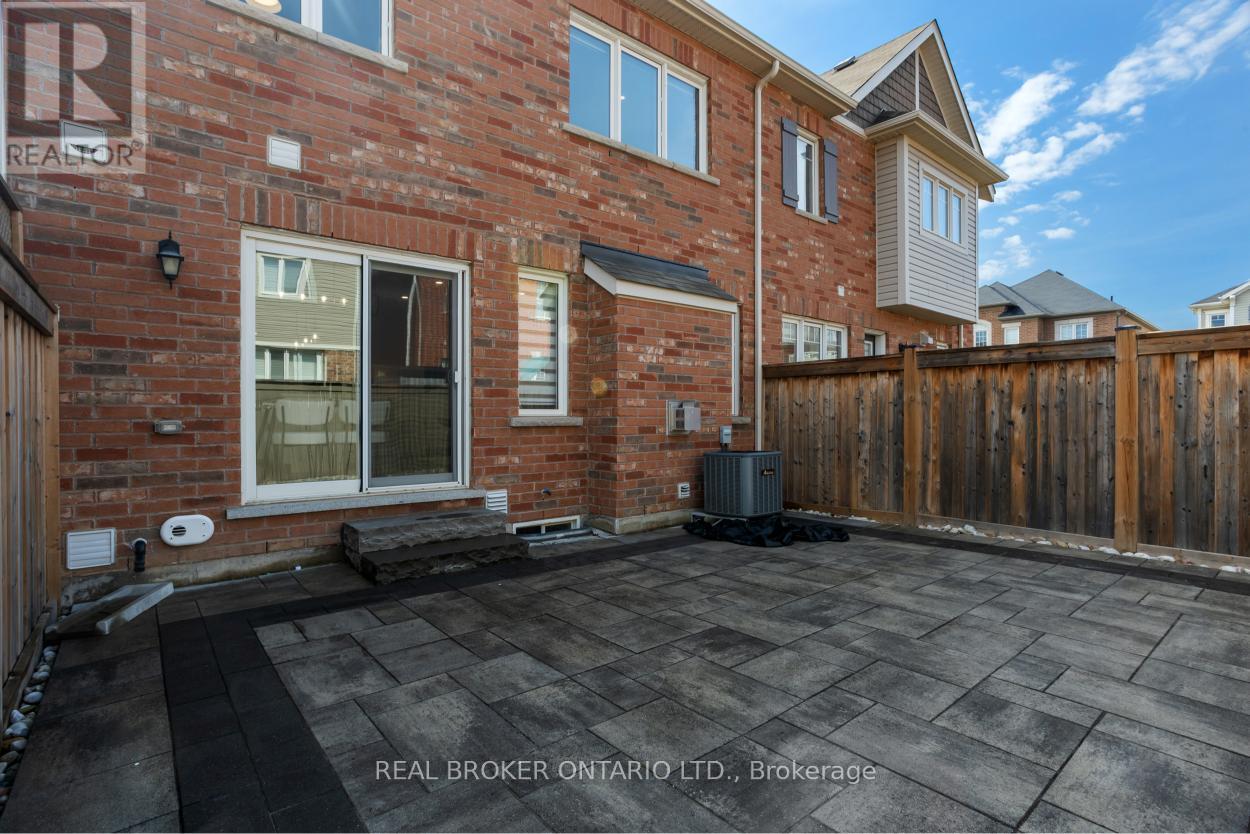 1213 Mulroney Heights, Milton, Ontario  L9E 1B9 - Photo 44 - W13110014