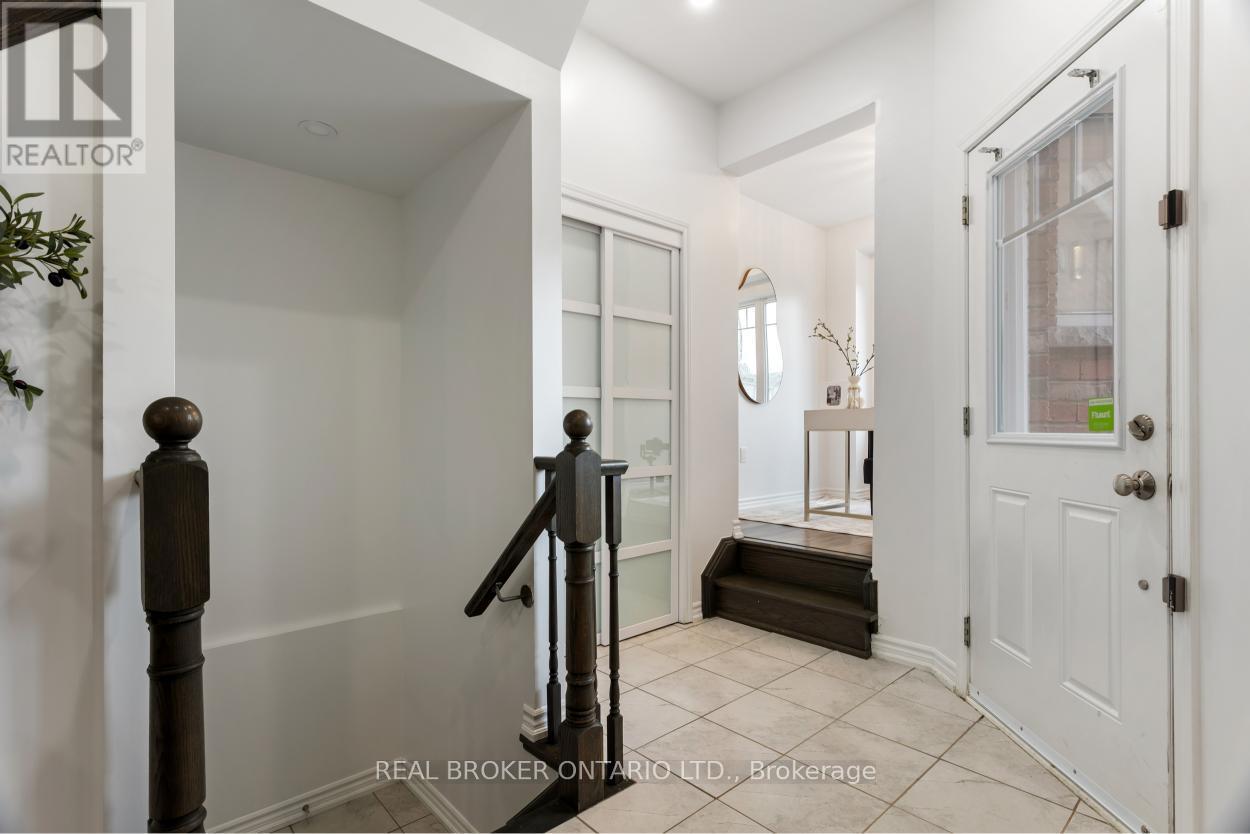 1213 Mulroney Heights, Milton, Ontario  L9E 1B9 - Photo 6 - W13110014