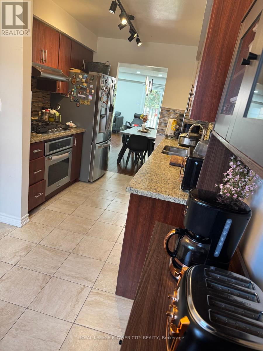 4102 Bishopstoke Lane W, Mississauga, Ontario  L4Z 1M5 - Photo 10 - W13110028