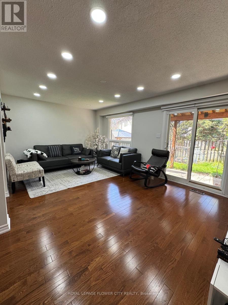 4102 Bishopstoke Lane W, Mississauga, Ontario  L4Z 1M5 - Photo 4 - W13110028