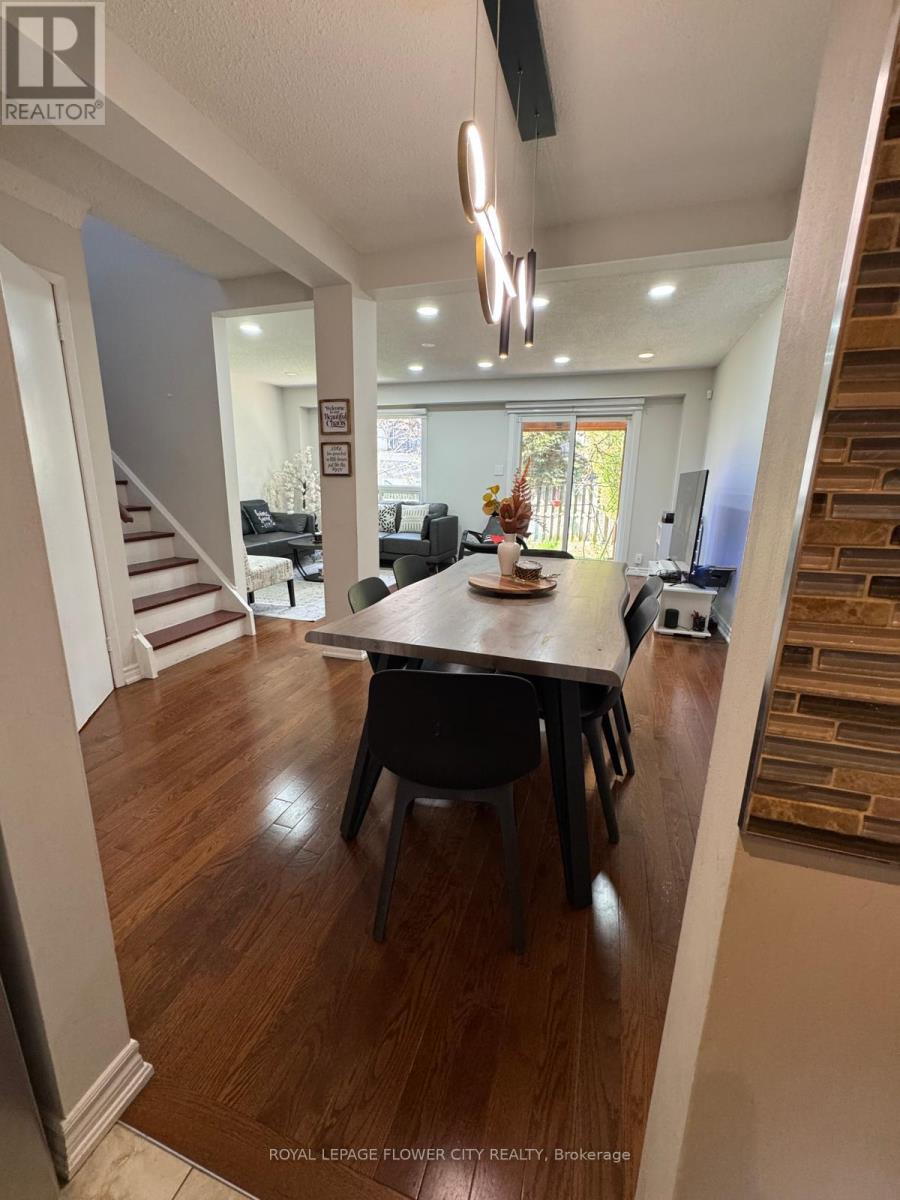 4102 Bishopstoke Lane W, Mississauga, Ontario  L4Z 1M5 - Photo 5 - W13110028