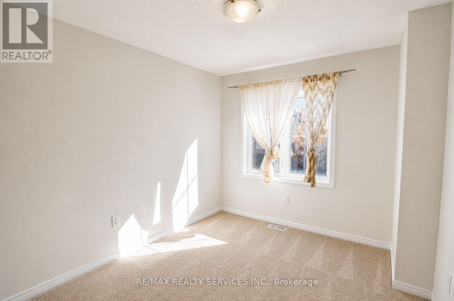 124 Golden Springs Drive, Brampton, Ontario  L7A 0C7 - Photo 12 - W13110044