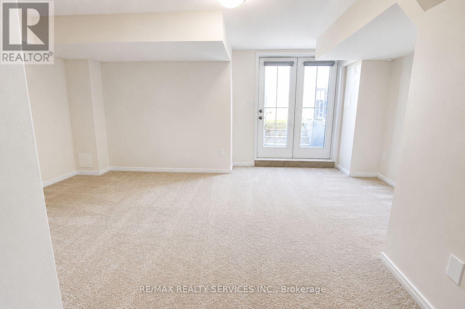 124 Golden Springs Drive, Brampton, Ontario  L7A 0C7 - Photo 16 - W13110044