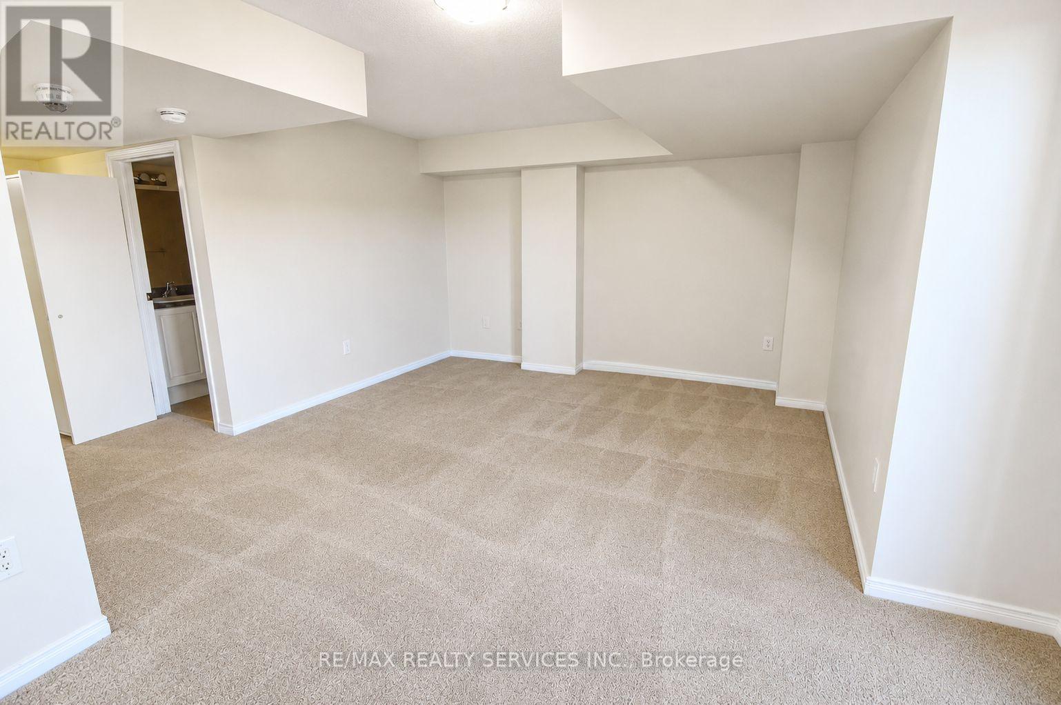 124 Golden Springs Drive, Brampton, Ontario  L7A 0C7 - Photo 18 - W13110044