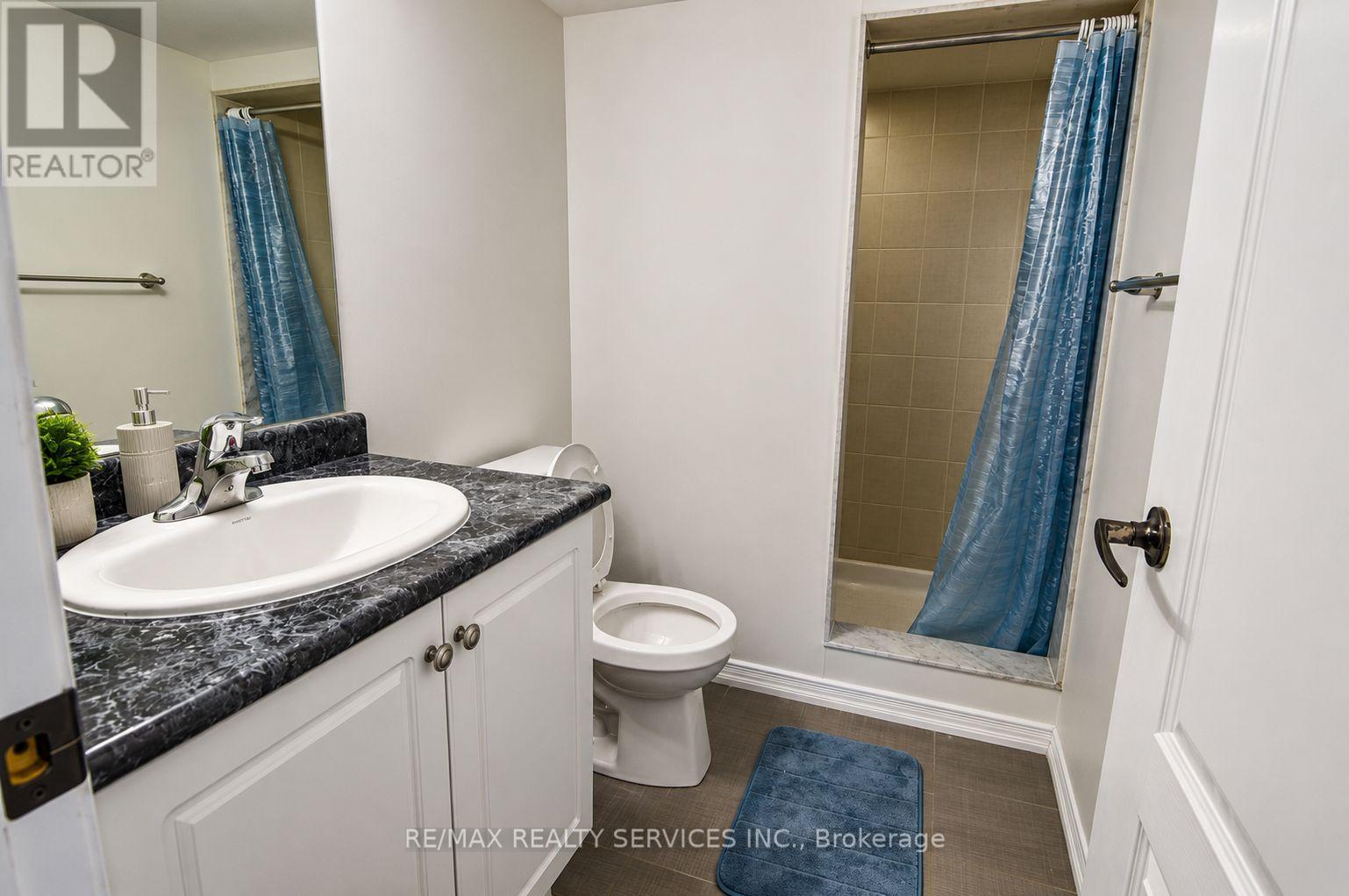 124 Golden Springs Drive, Brampton, Ontario  L7A 0C7 - Photo 19 - W13110044