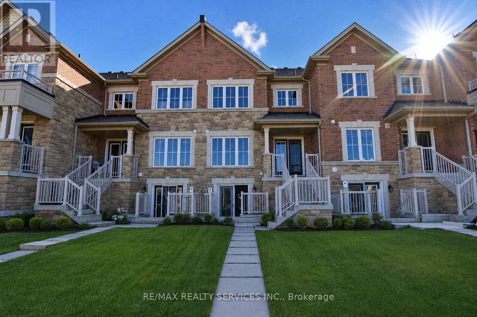 124 Golden Springs Drive, Brampton, Ontario  L7A 0C7 - Photo 2 - W13110044