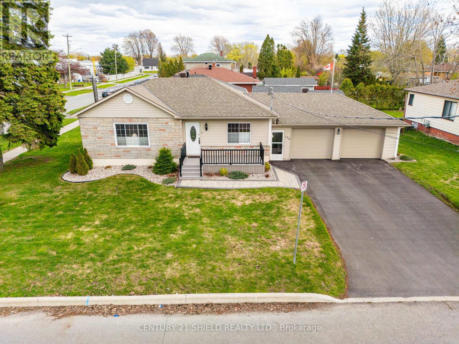 100 14th Street W, Cornwall, Ontario  K6J 3H8 - Photo 1 - X13109804