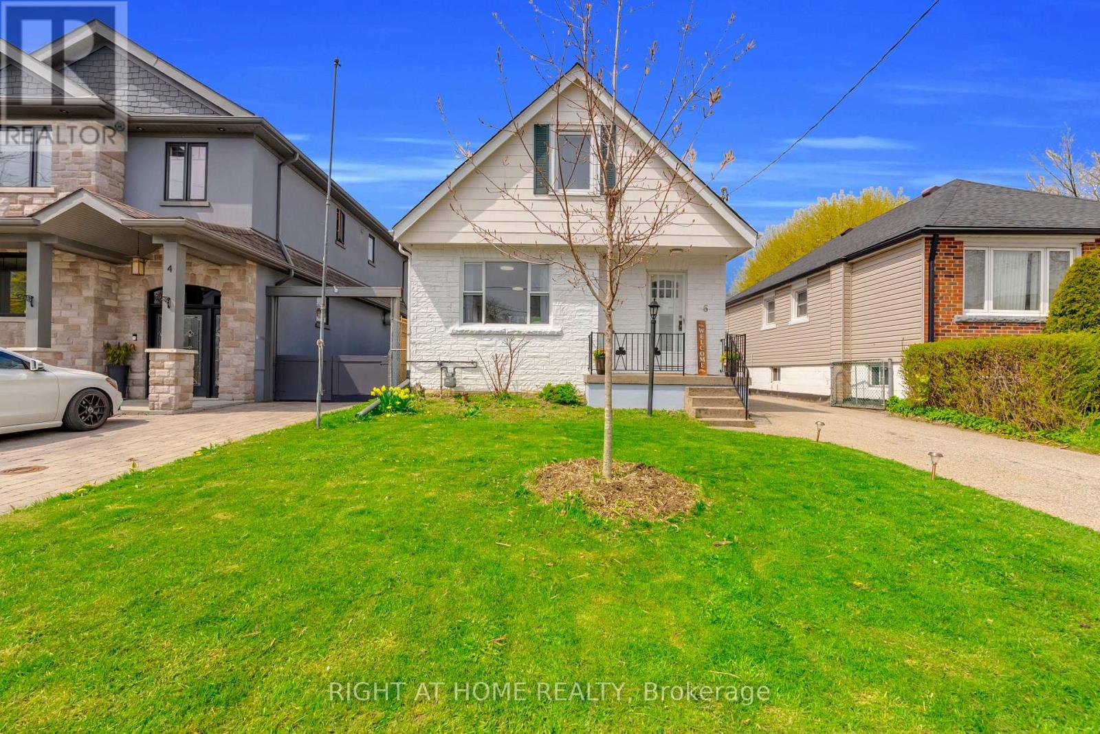 6 Vanbrugh Avenue, Toronto, Ontario  M1N 3S7 - Photo 4 - E13109706