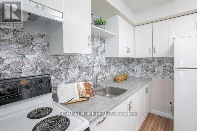 Main Floor - 57 Wilstead Drive, Newmarket, Ontario  L3Y 4T8 - Photo 4 - N13044806