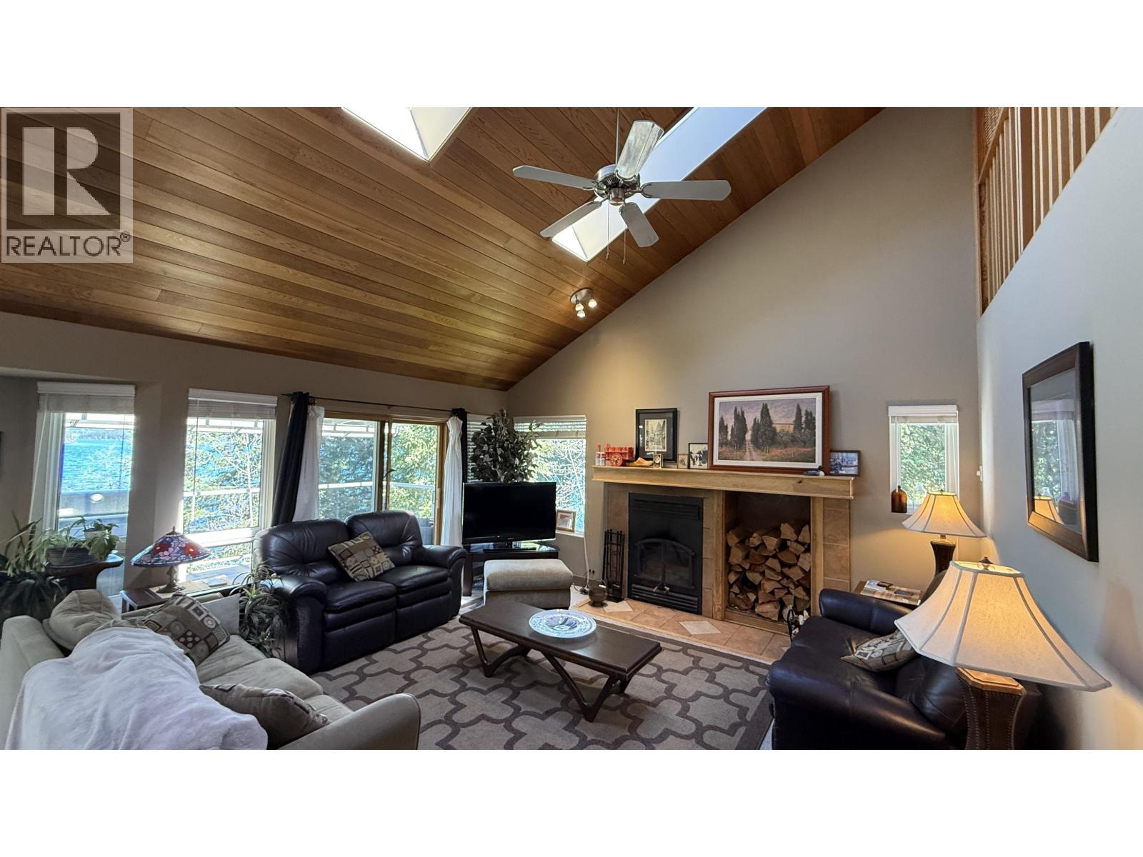 8187 Cottonwood Bay Road, Bridge Lake, British Columbia  V0K 1X2 - Photo 4 - R3121792