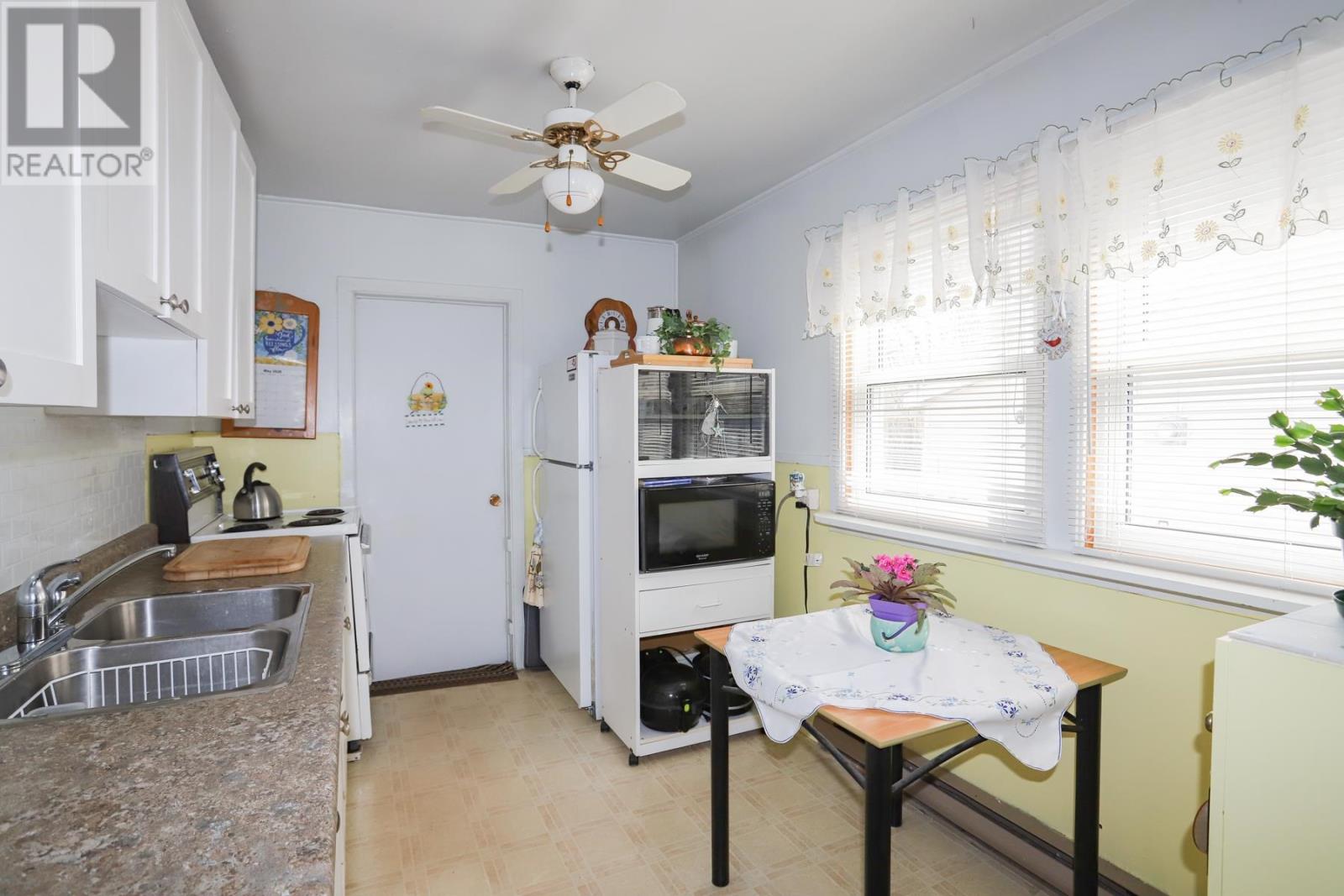 16 Montgomery Ave, Sault Ste. Marie, Ontario  P6B 1M5 - Photo 12 - SM260859