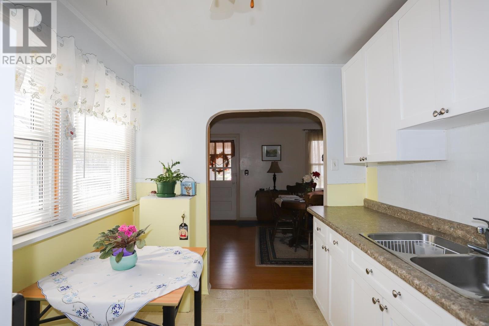 16 Montgomery Ave, Sault Ste. Marie, Ontario  P6B 1M5 - Photo 11 - SM260859