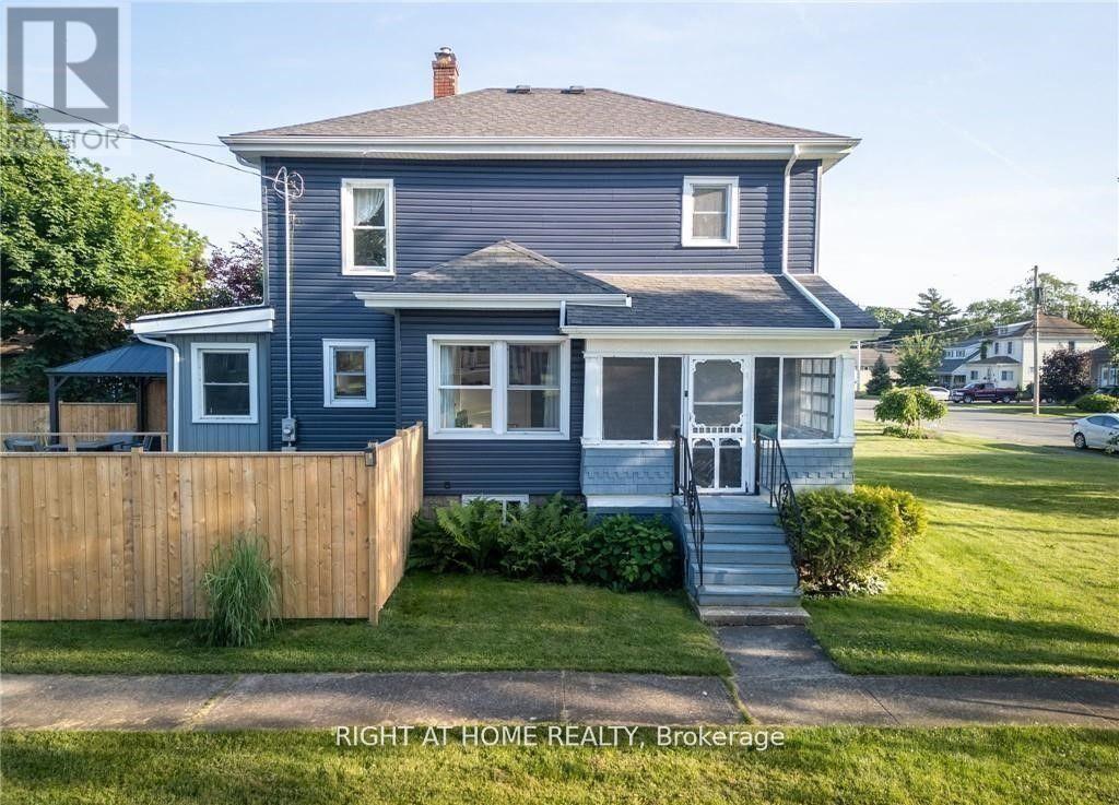 129 FOREST AVENUE, Port Colborne, Ontario