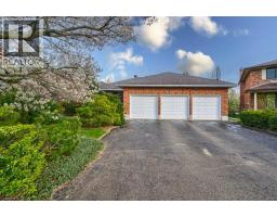 247 ROLLING ACRES Court, Kitchener, Ontario