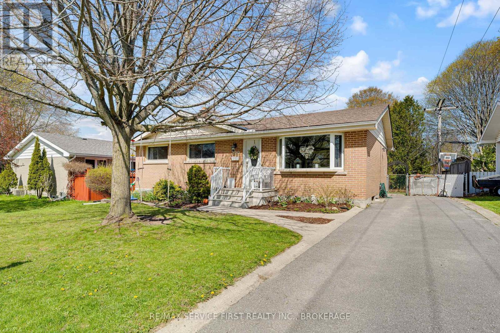 290 Glen Castle Road, Kingston, Ontario  K7M 4N8 - Photo 2 - X13110174