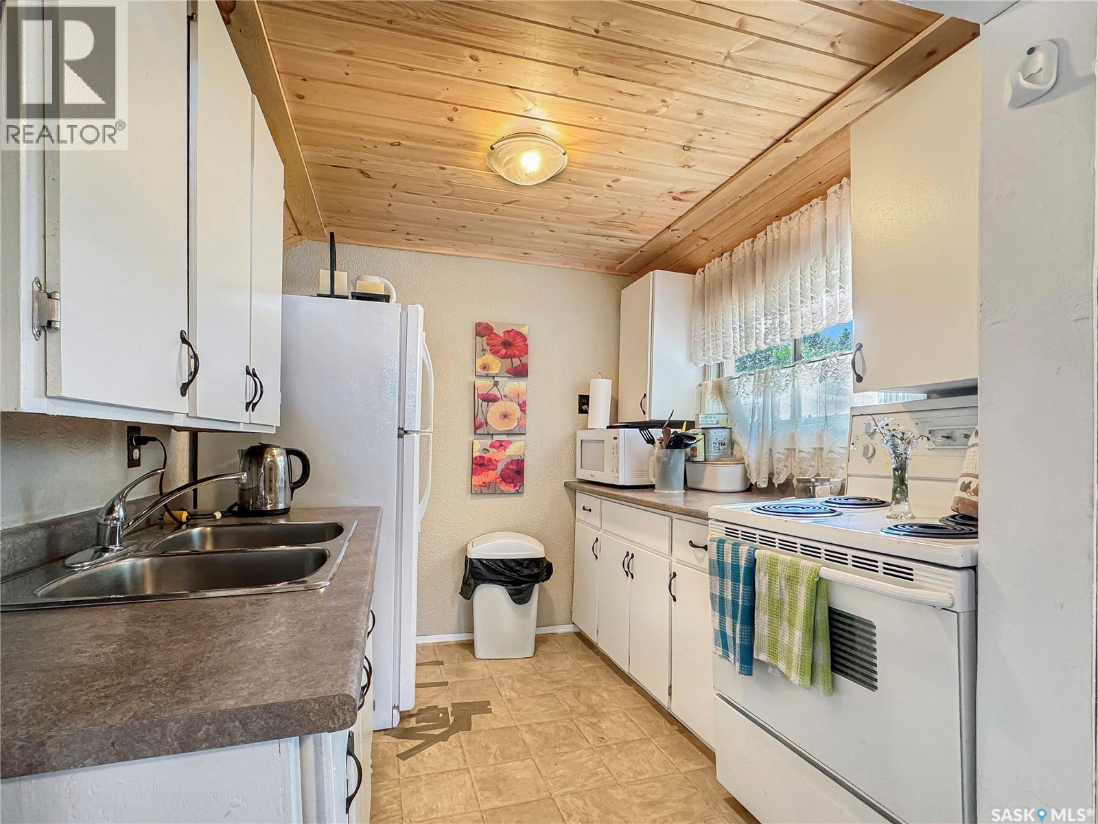 551 Joseph Crescent, Cochin, Saskatchewan  S0M 0L0 - Photo 9 - SK035550