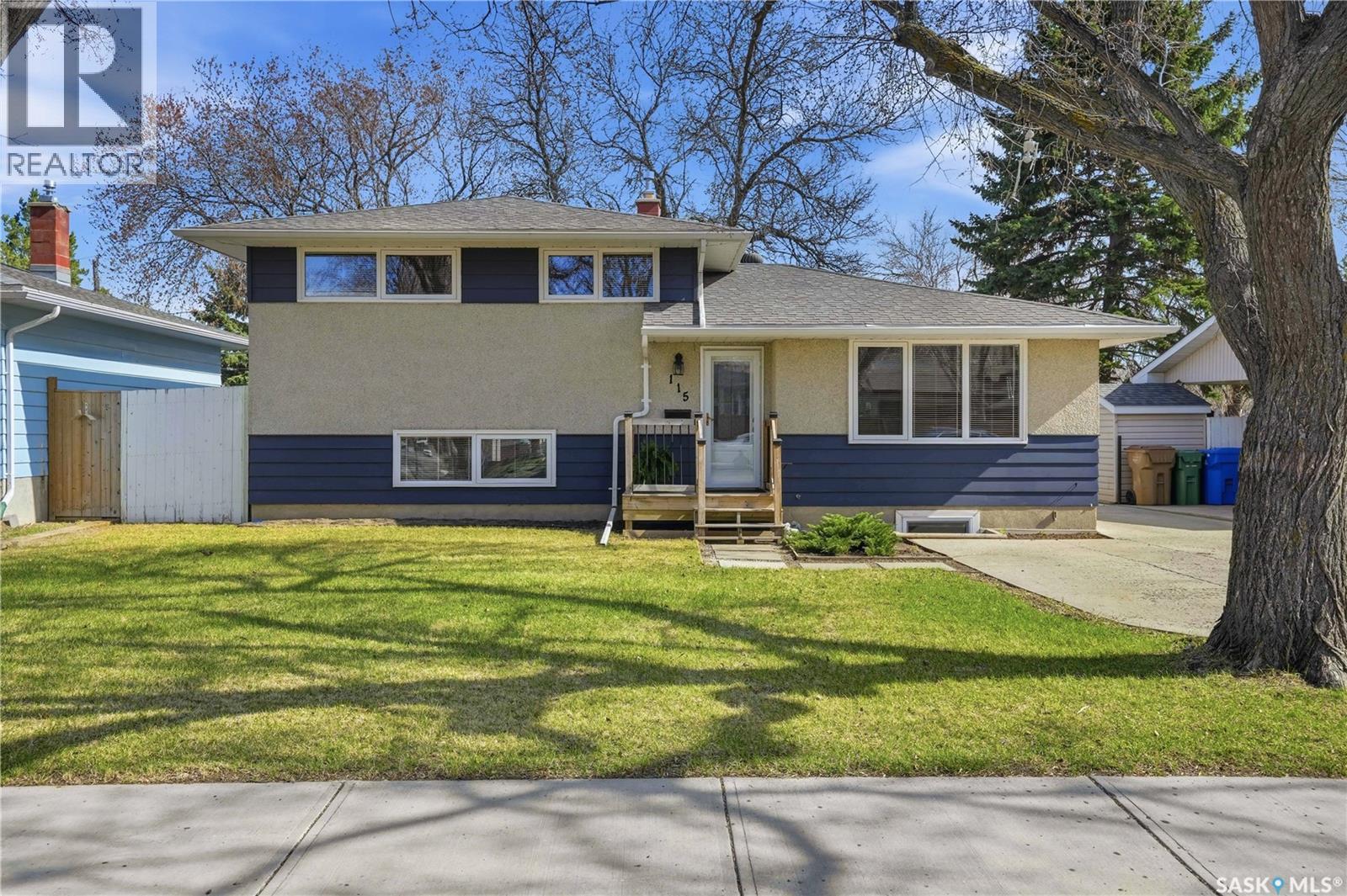 115 Stapleford Crescent, Regina, Saskatchewan  S4R 4S8 - Photo 1 - SK035394