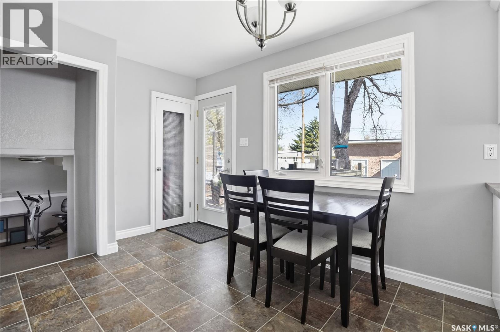 115 Stapleford Crescent, Regina, Saskatchewan  S4R 4S8 - Photo 11 - SK035394