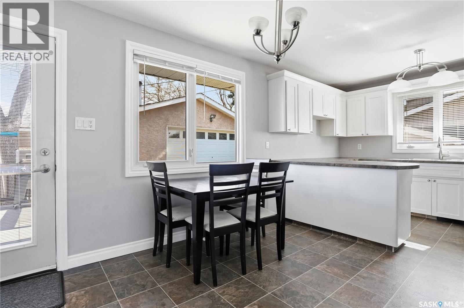 115 Stapleford Crescent, Regina, Saskatchewan  S4R 4S8 - Photo 8 - SK035394