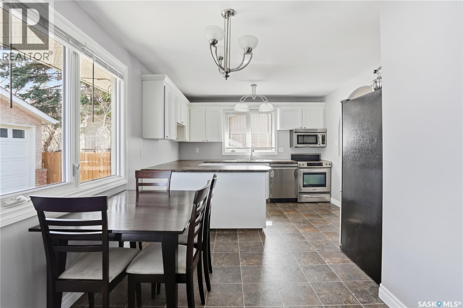 115 Stapleford Crescent, Regina, Saskatchewan  S4R 4S8 - Photo 9 - SK035394