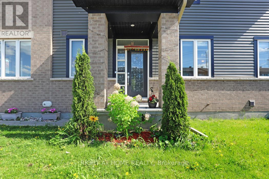 900 Serrano Street, Ottawa, Ontario  K4A 5L3 - Photo 2 - X13110268