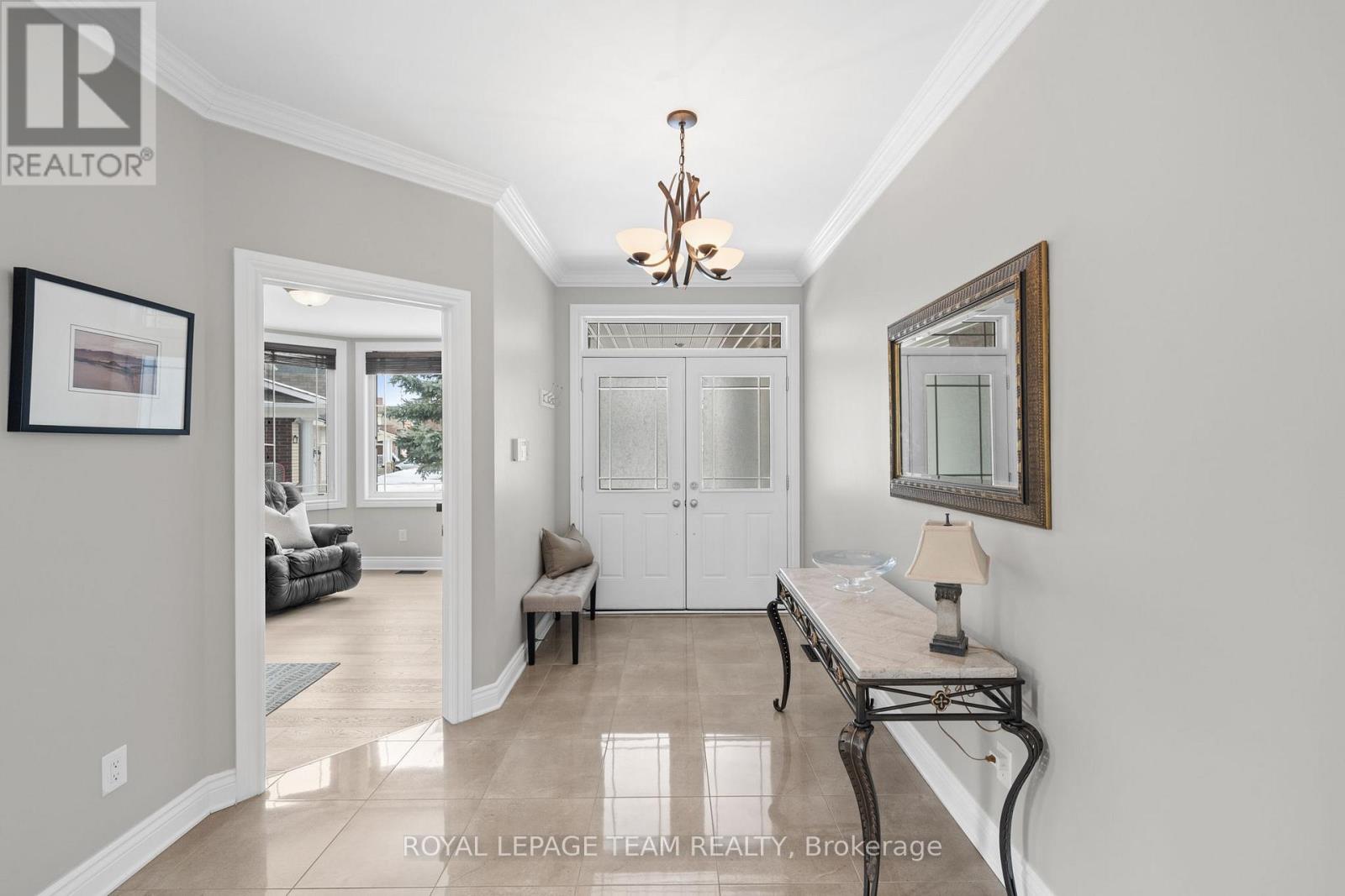 144 Whernside Terrace, Ottawa, Ontario  K2W 0C6 - Photo 4 - X12939580