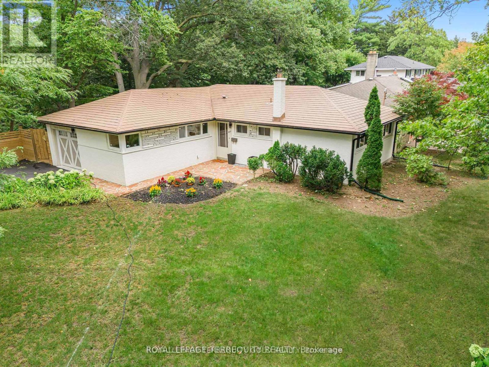 327 River Side Drive, Oakville, Ontario  L6K 3N3 - Photo 48 - W13006060