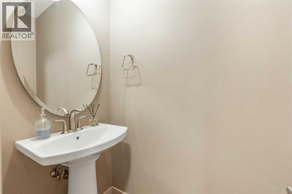 105 Carringvue Manor Nw, Calgary, Alberta  T3P 0W2 - Photo 10 - A2307301
