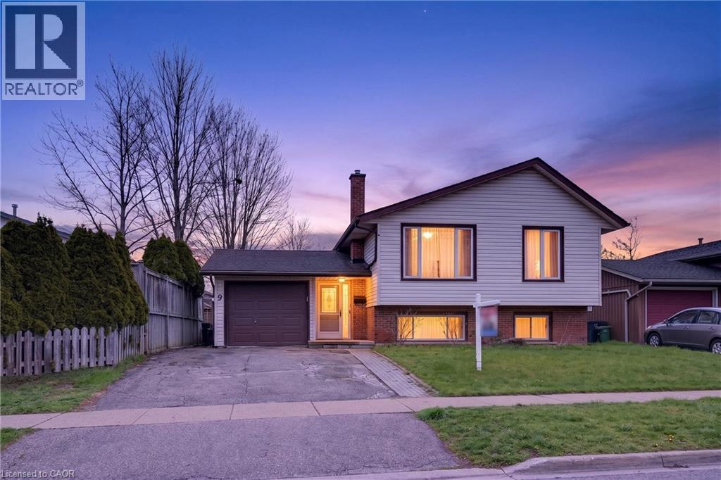 9 SANDERSON Drive, Guelph, Ontario