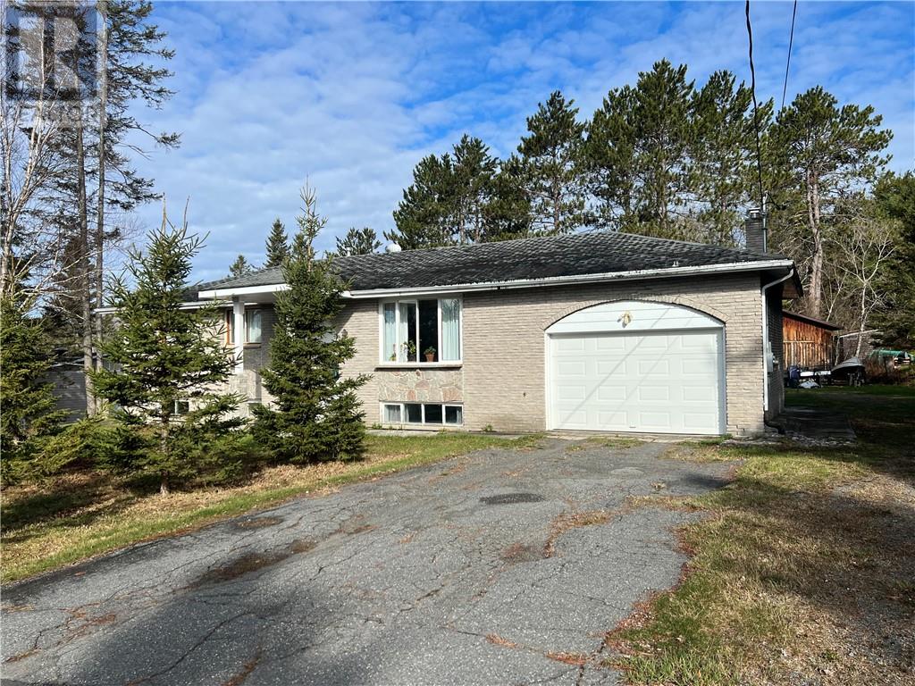 7 Spruce Street, Markstay, Ontario  P0M 2G0 - Photo 3 - 2127631