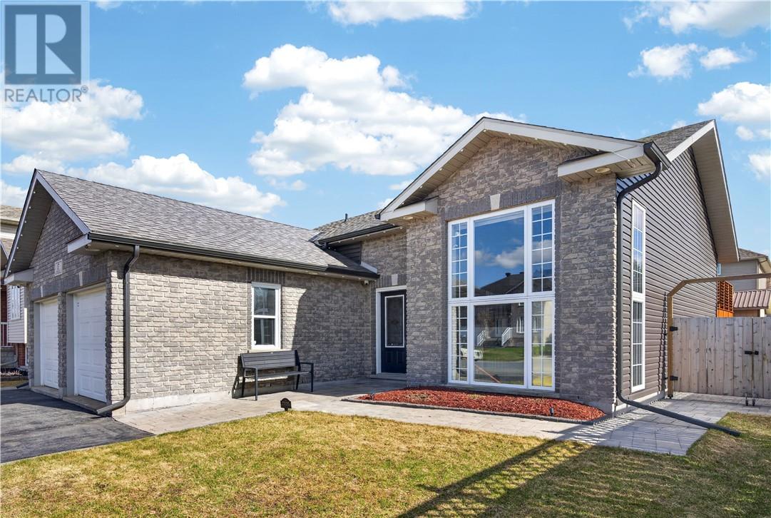 17 Torrington, Garson, Ontario  P3L 0A1 - Photo 2 - 2127617