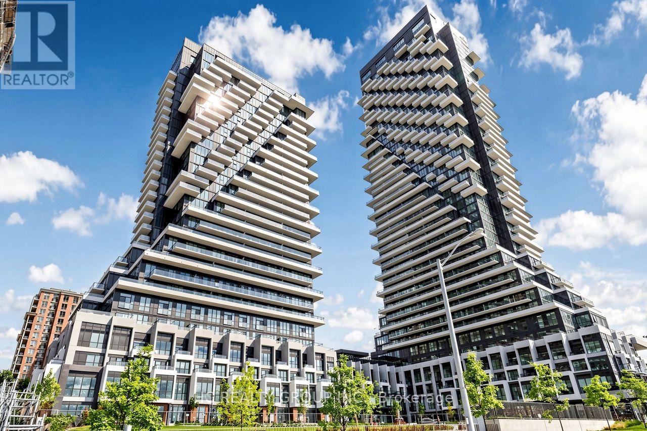 215 - 30 INN ON THE PARK DRIVE, Toronto, Ontario