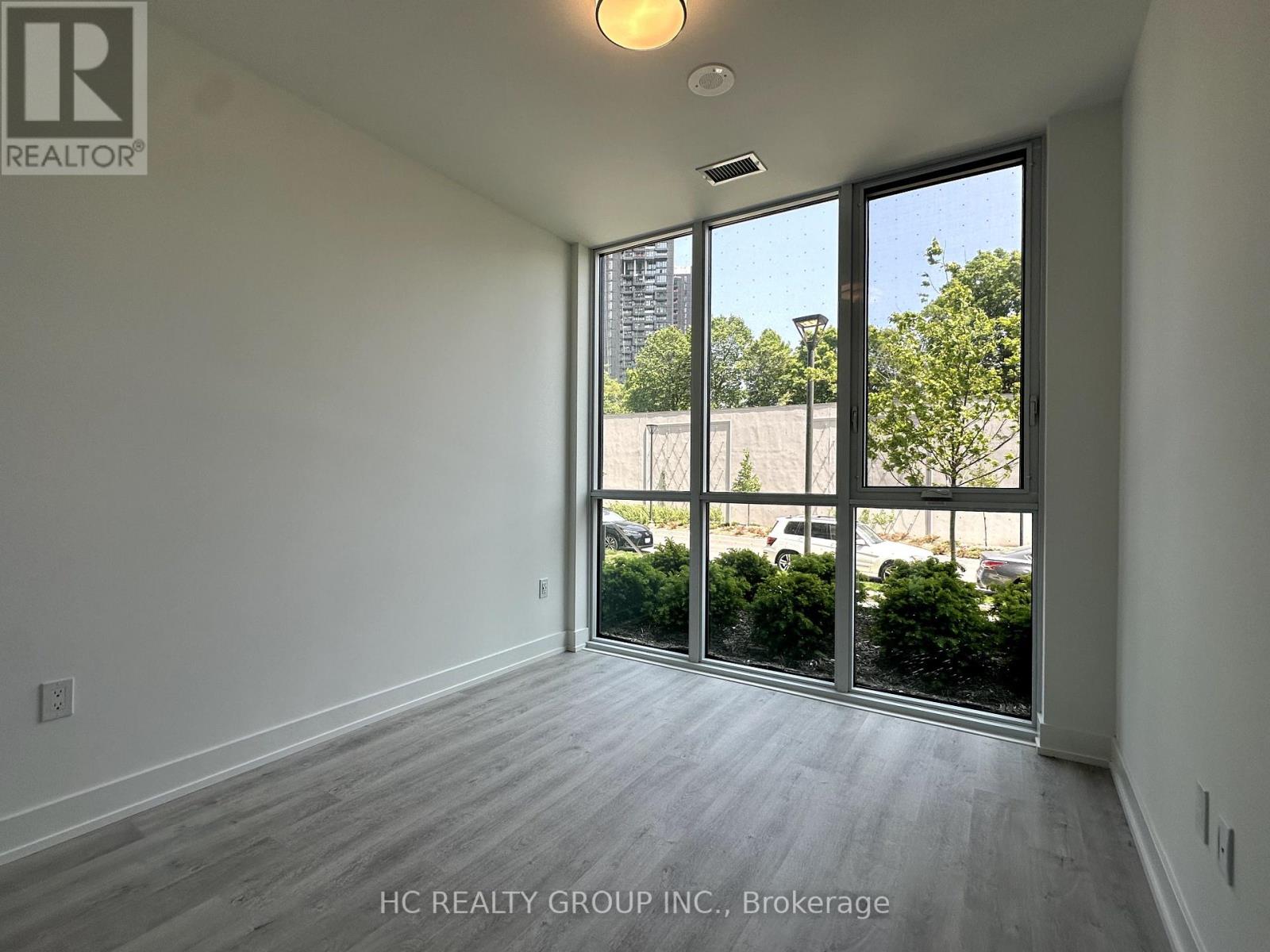 215 - 30 Inn On The Park Drive, Toronto, Ontario  M3C 0P7 - Photo 10 - C13110206