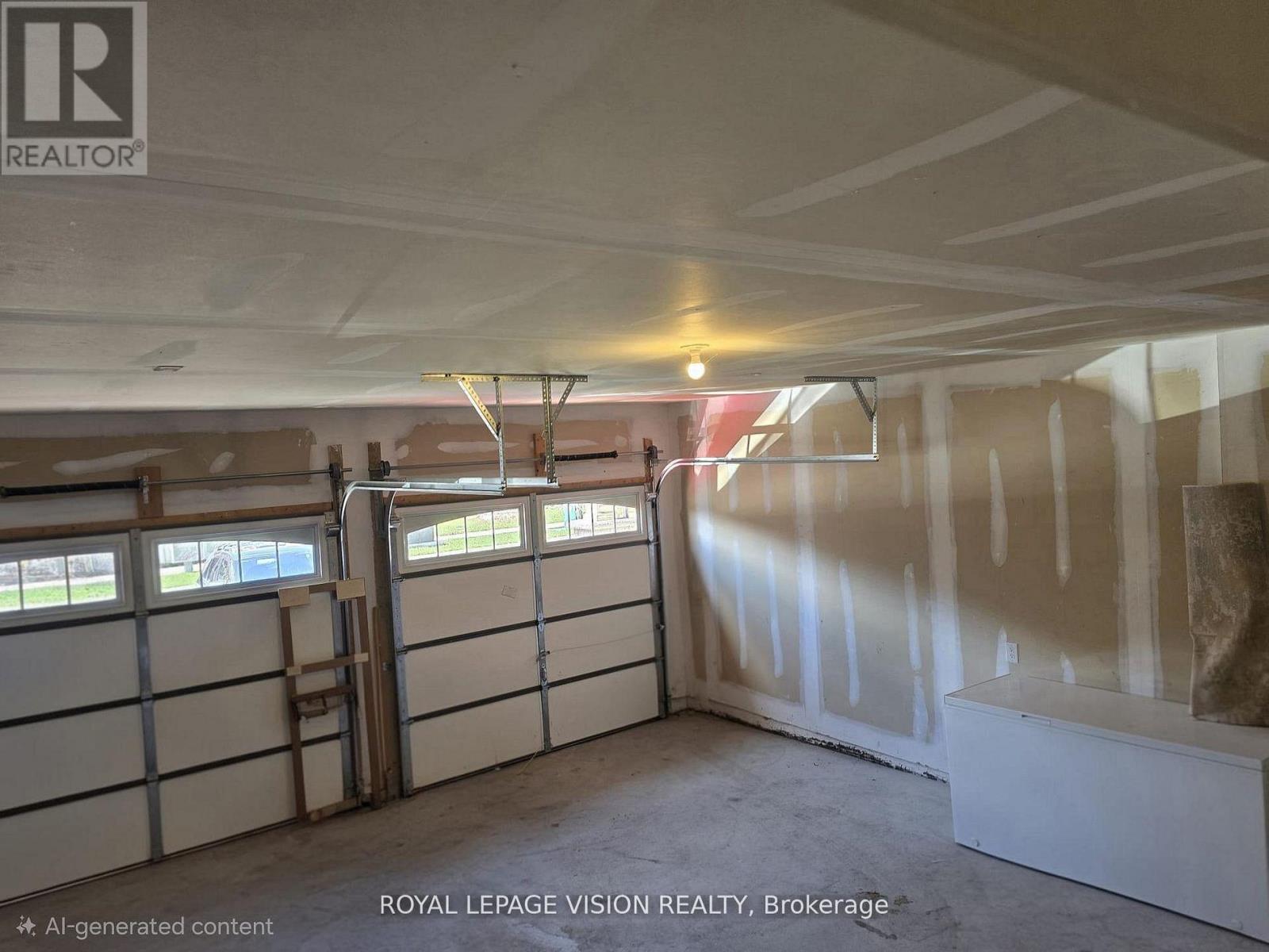 33 Bremner Street, Whitby, Ontario  L1R 1W5 - Photo 23 - E13110088
