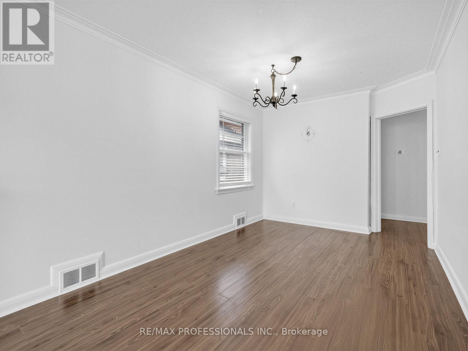 47 Claymore Drive, Toronto, Ontario  M8Z 2S3 - Photo 7 - W13107334
