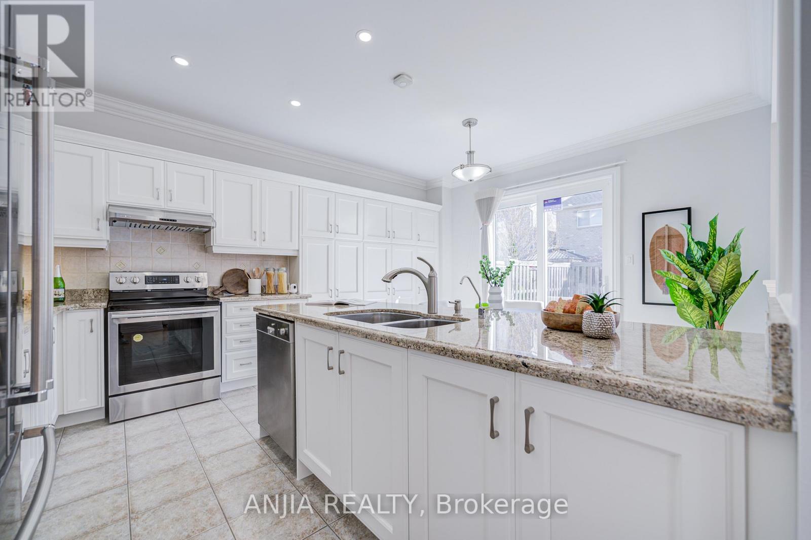 78 Hollylane Drive, Markham, Ontario  L6C 2J8 - Photo 20 - N13110078
