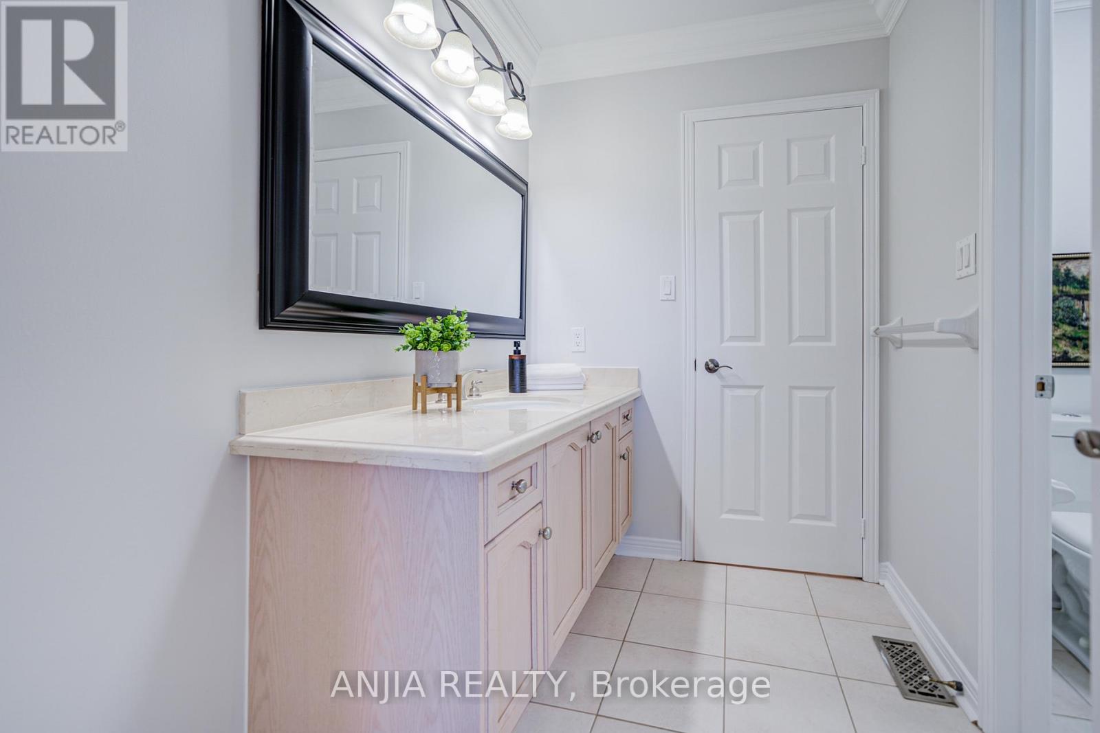 78 Hollylane Drive, Markham, Ontario  L6C 2J8 - Photo 34 - N13110078