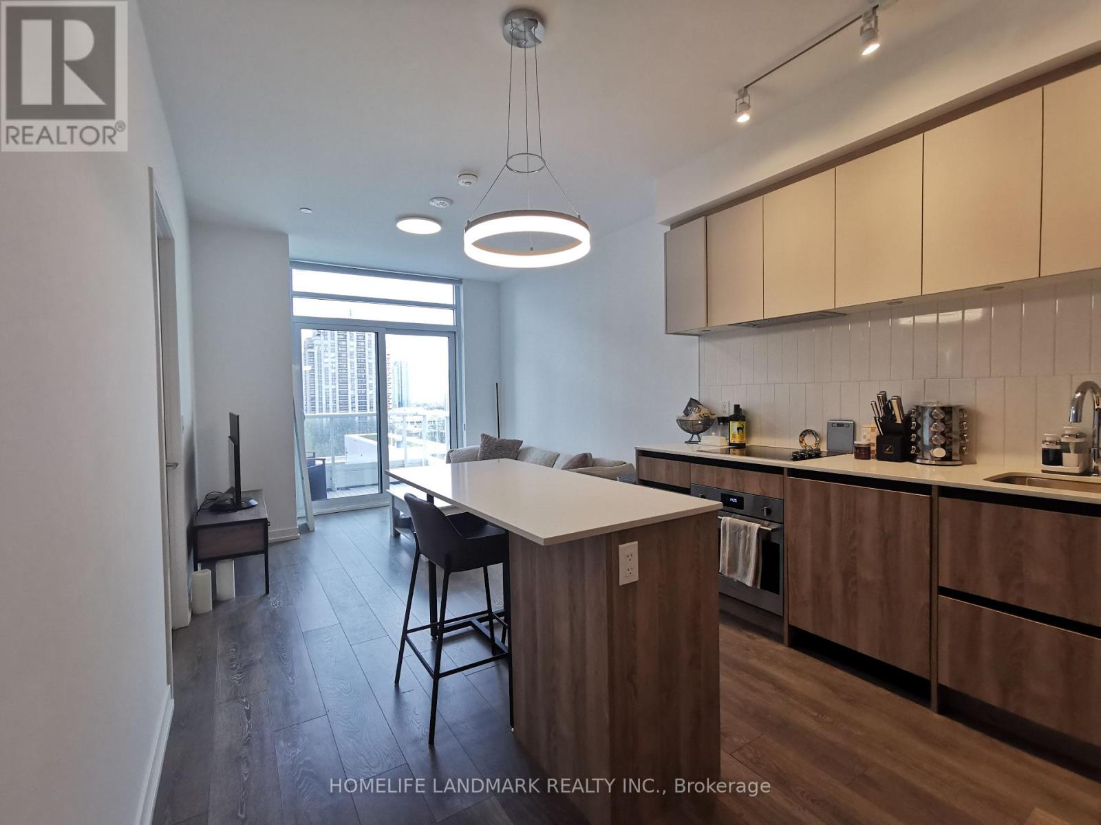 1008 - 8 Beverley Glen Boulevard, Vaughan, Ontario  L4J 0L5 - Photo 3 - N13110190