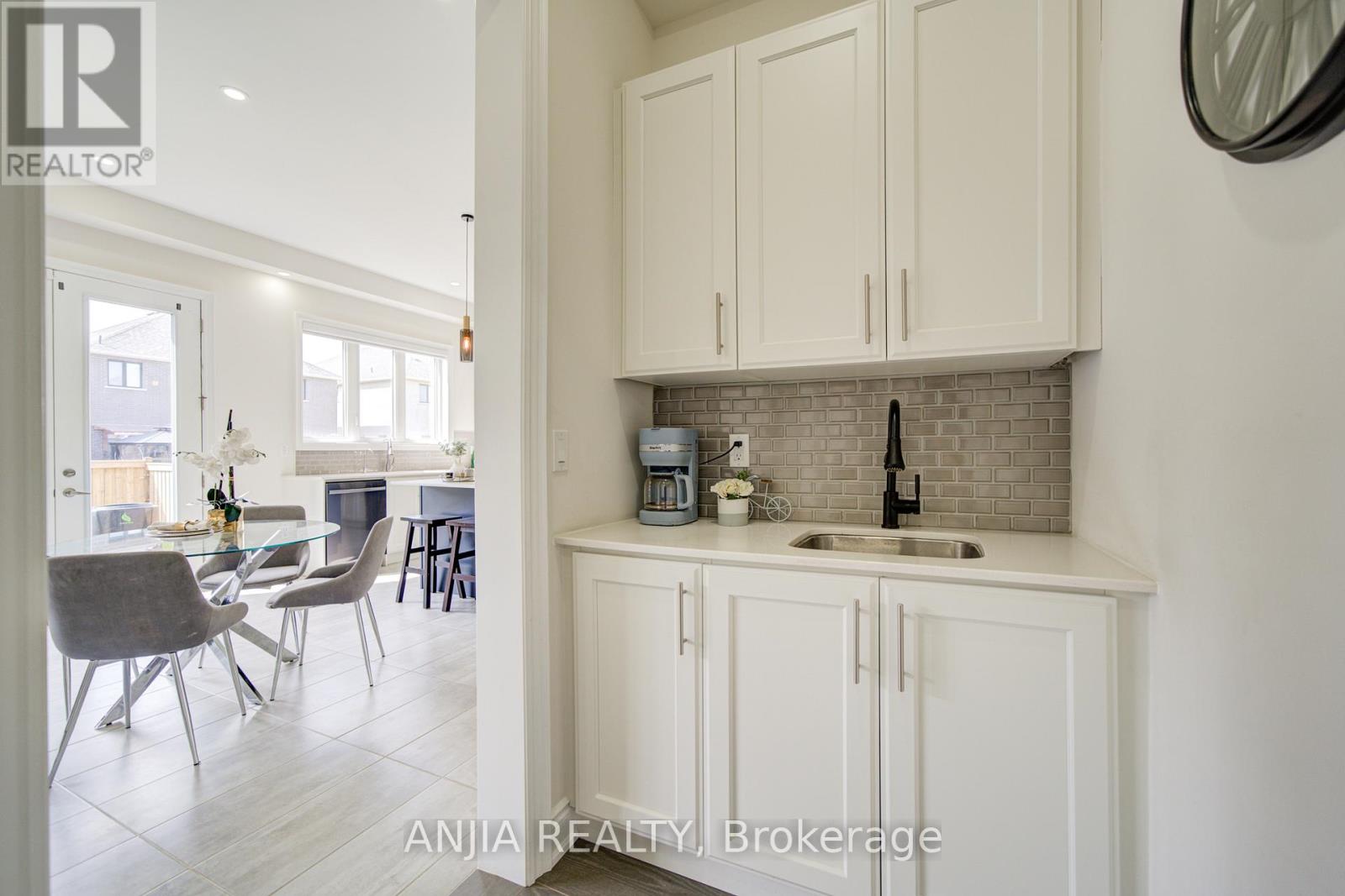 23 Hearthwood Gate, Whitchurch-Stouffville, Ontario  L4A 4X1 - Photo 13 - N13110204