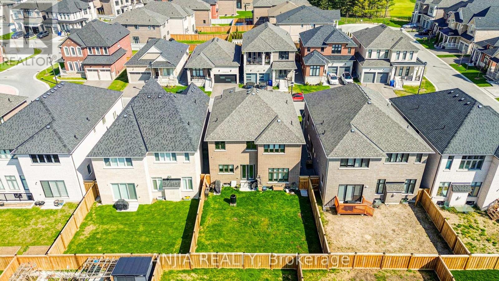 23 Hearthwood Gate, Whitchurch-Stouffville, Ontario  L4A 4X1 - Photo 5 - N13110204